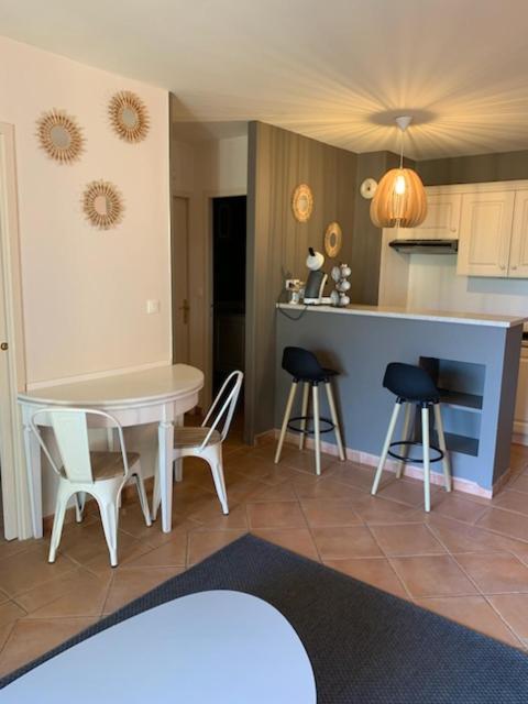 Appartement Cosy Avec Climatisation Reversible Golf De Saumane Εξωτερικό φωτογραφία